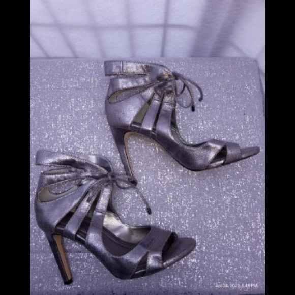 BCBGeneration Chierra Pewter Heels Size 5 - Picture 2 of 6